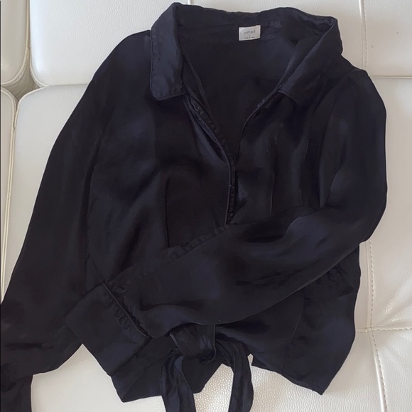 Aritzia silk blouse - Picture 1 of 1